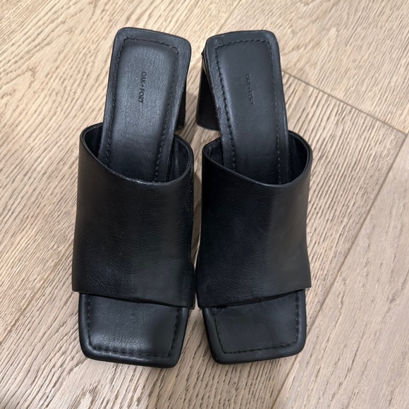 Oak + Fort  Heels - Picture 2 of 3